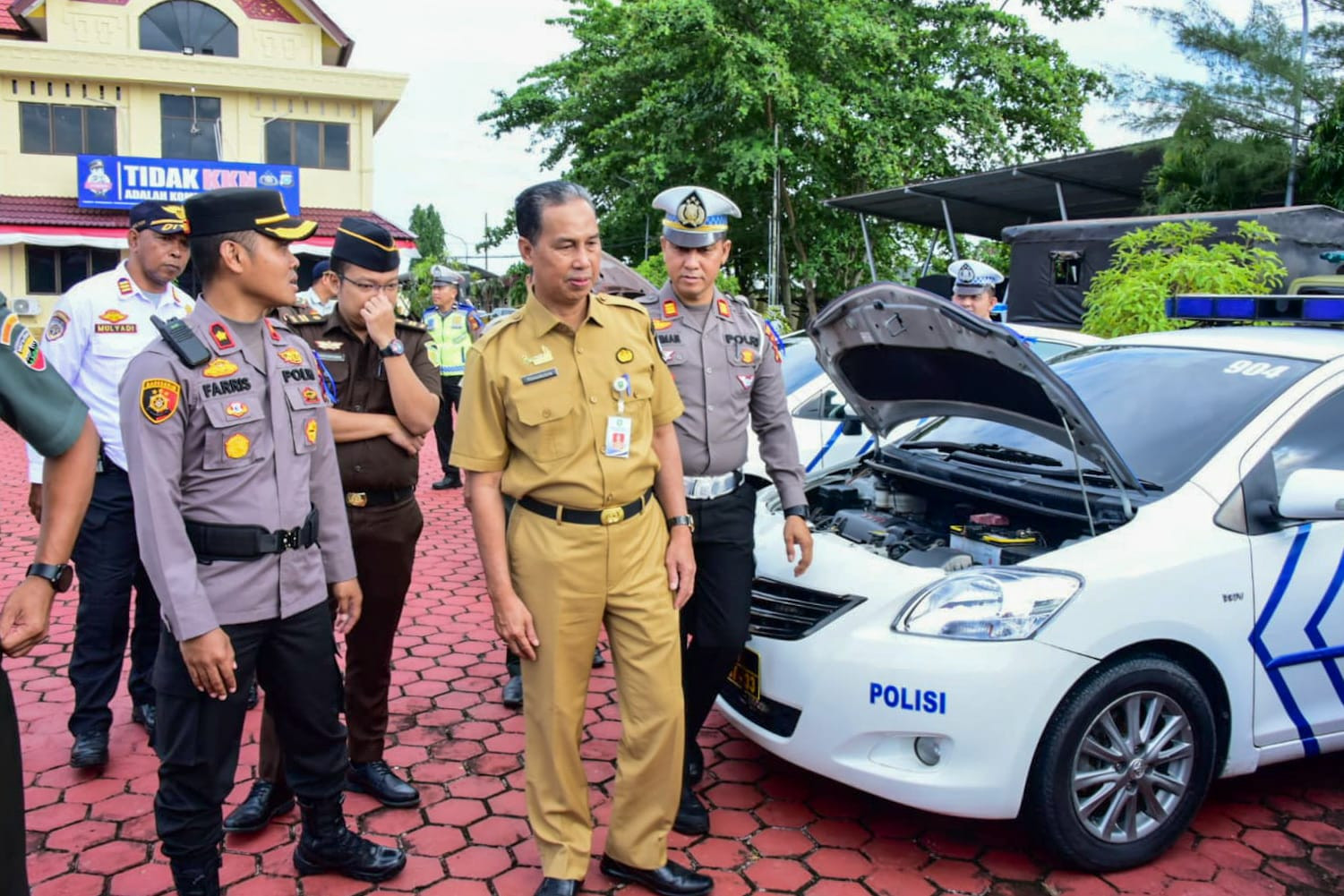Asisten  Menghadiri Apel Gelar Pasukan Operasi Patuh Lancang Kuning 2023