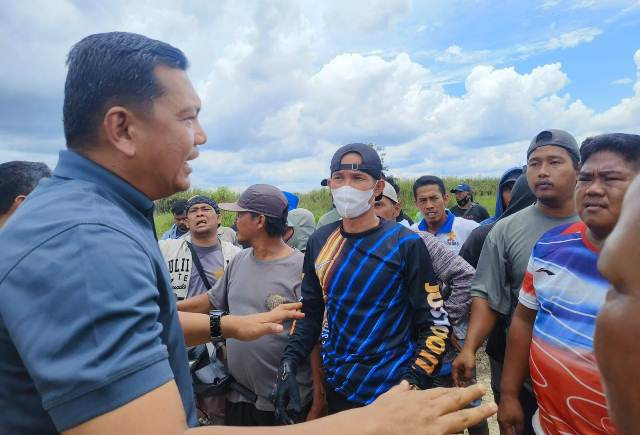 Konflik Kebun Sawit 370 Hektare Memanas di Inhu, Warga Sungai Raya Nyaris Bentrok di Gerbang PT SBL