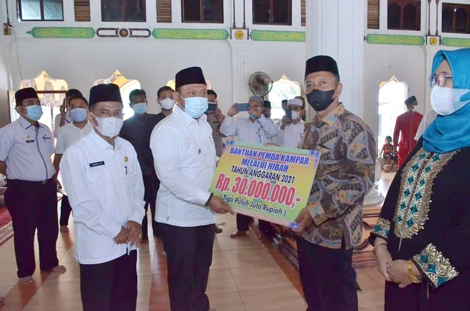 Kampar Gelar Safari Ramadan Siang Hari, Sejumlah Masjid Dapat Bantuan Hibah