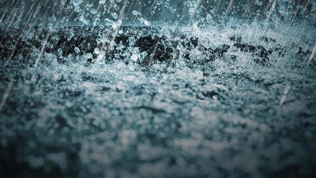 Microburst Hujan bak Air Terjun dari Langit bukan via Talang Air