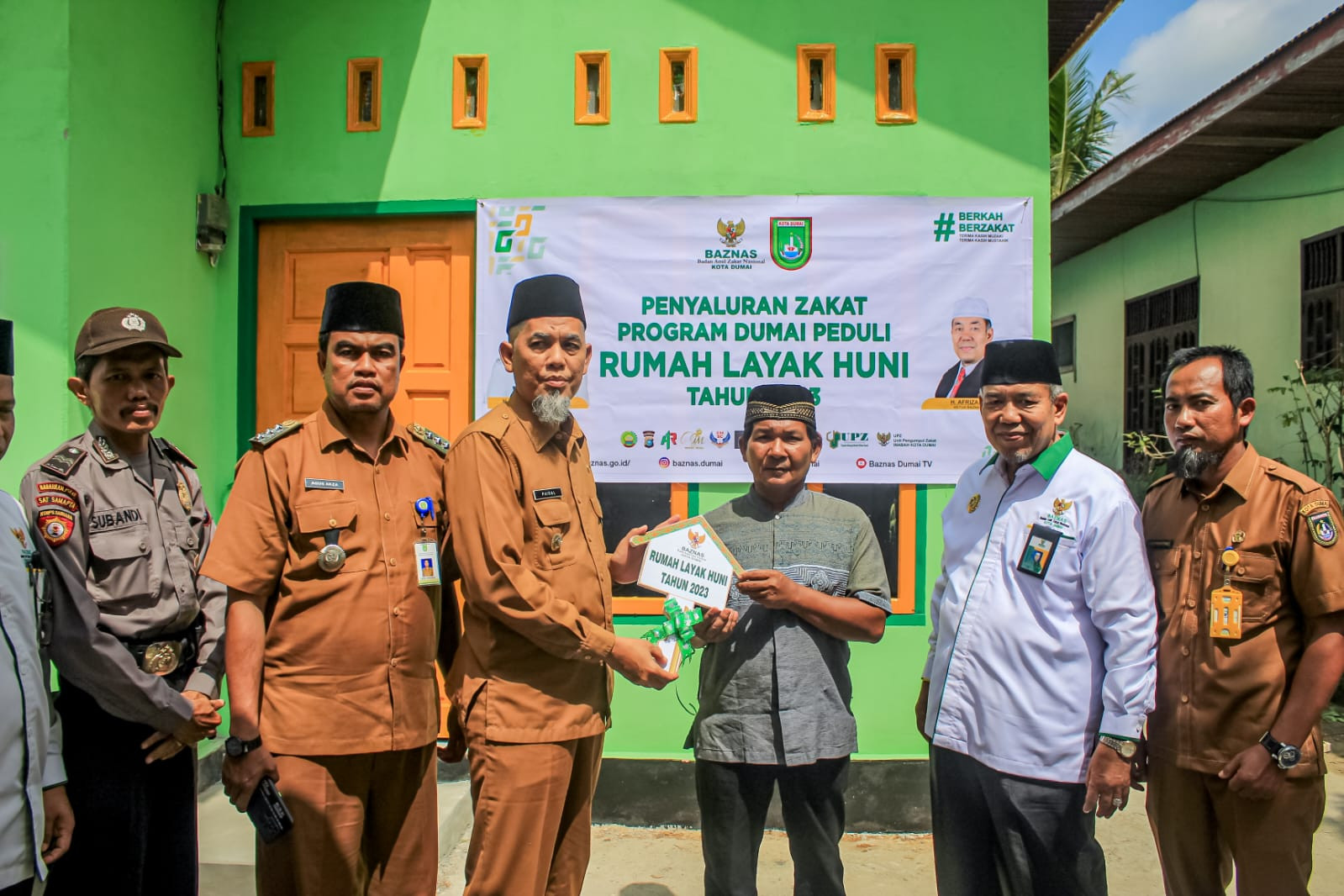Wako Serahkan Rumah Layak Huni Program BAZNAS Dumai kepada Warga 