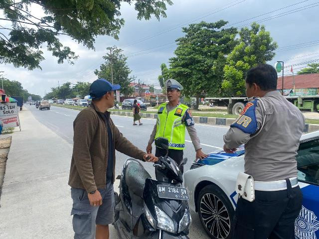 SERENTAK, DITLANTAS POLDA RIAU & SATLANTAS JAJARAN GELAR KEGIATAN BULAN NOVEMBER TERTIB HELM