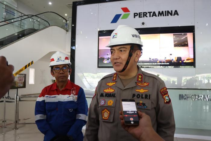 Kapolda Riau Tinjau Kebakaran Kilang Pertamina Dumai