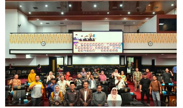 Pedagang Pasar Kodim Mengadu ke DPRD Pekanbaru