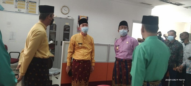 Perdana Ngantor,  Afrizal-Sulaiman Cek Kondisi  Kantor Tiap Lantai