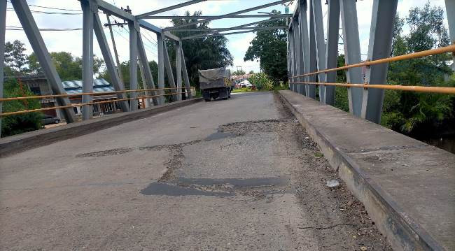 Jembatan Sungai Masjid Kota Dumai Memprihatinkan
