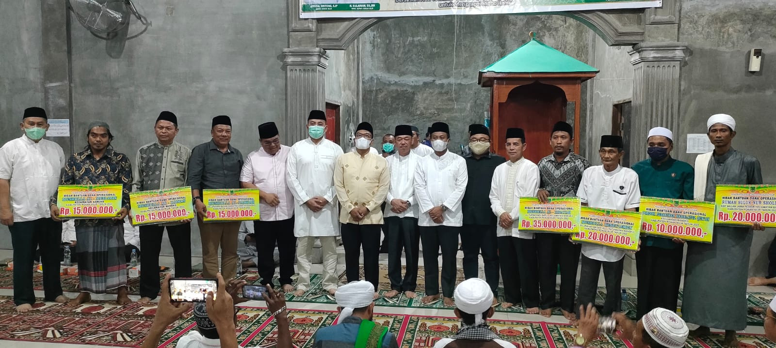 Di Mesjid At Tabiin, Bupati Rohil Ajak Masyarakat Tingkatkan Keimanan