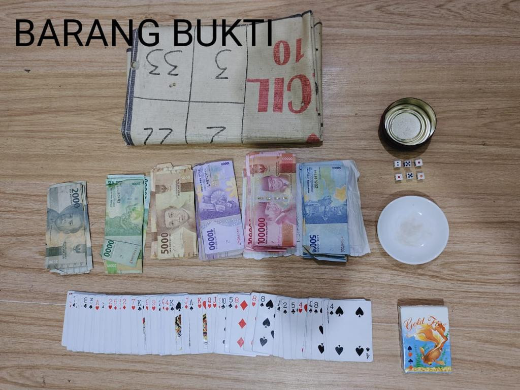 Asik Berjudi, Lima Warga Labuhan Tangga Ditangkap Polsek Bangko