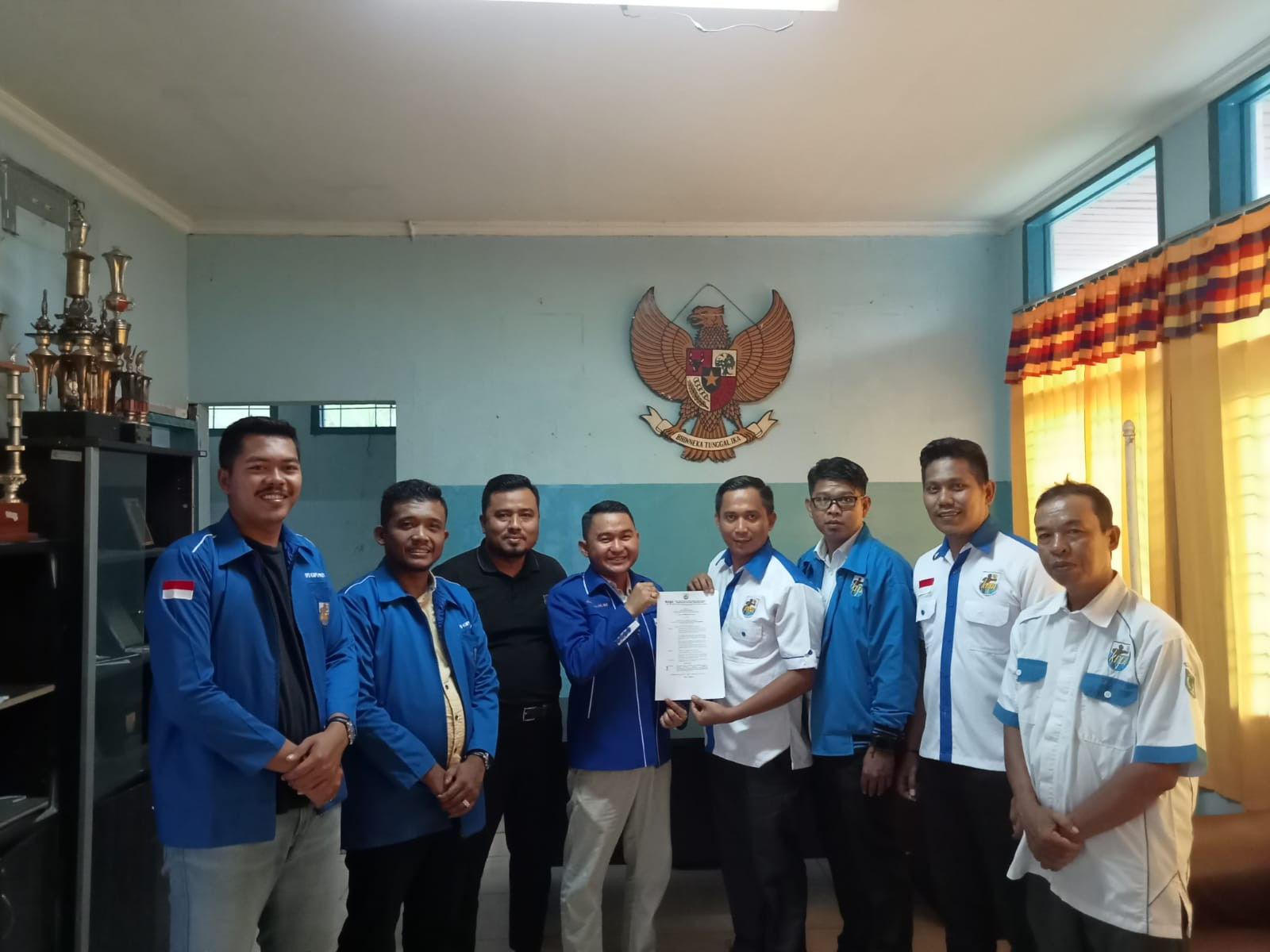DPD KNPI Provinsi Riau Serahkan SK Karateker Kabupaten Inhil
