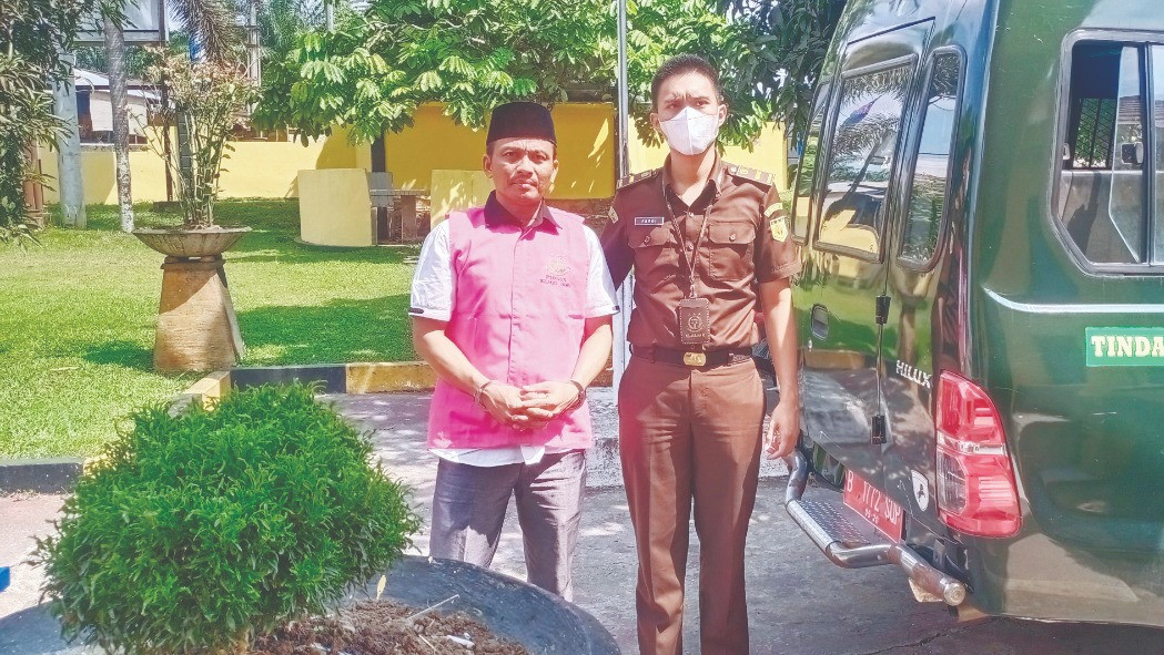 Jaksa Tahan Kades Penilap Dana Desa Untuk Trading Forex