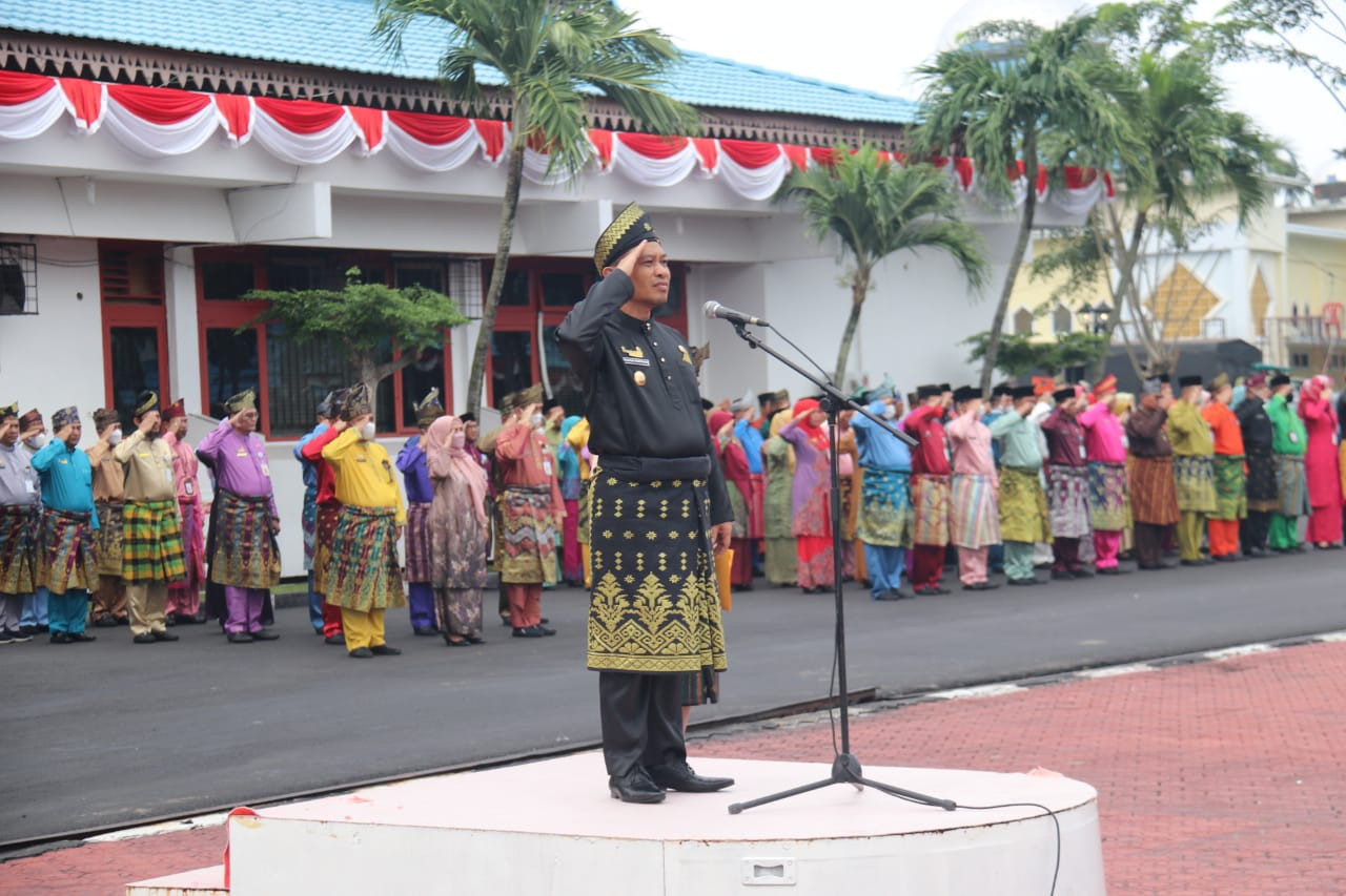 WaBup Pimpin Upacara Peringatan Hari Jadi ke-65 Provinsi Riau