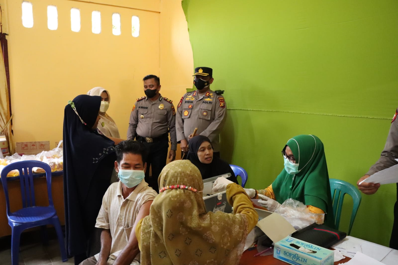 Kapolres Kampar Tinjau Pelaksanaan Vaksinasi di Polsek Kampar Kecamatan Kampar