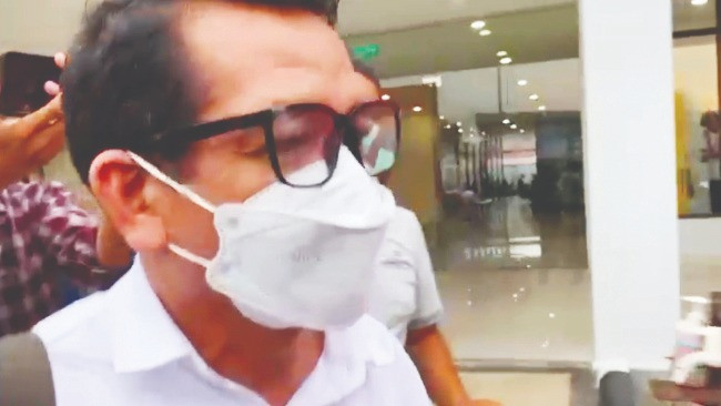 Mahasiswi L Syok Syafri Harto Bebas