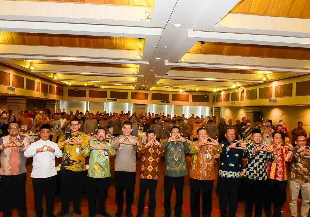 Ikuti Sosialisasi Pelayanan Publik,Sekda Siap Tingkatkan Kualitas Pelayanan