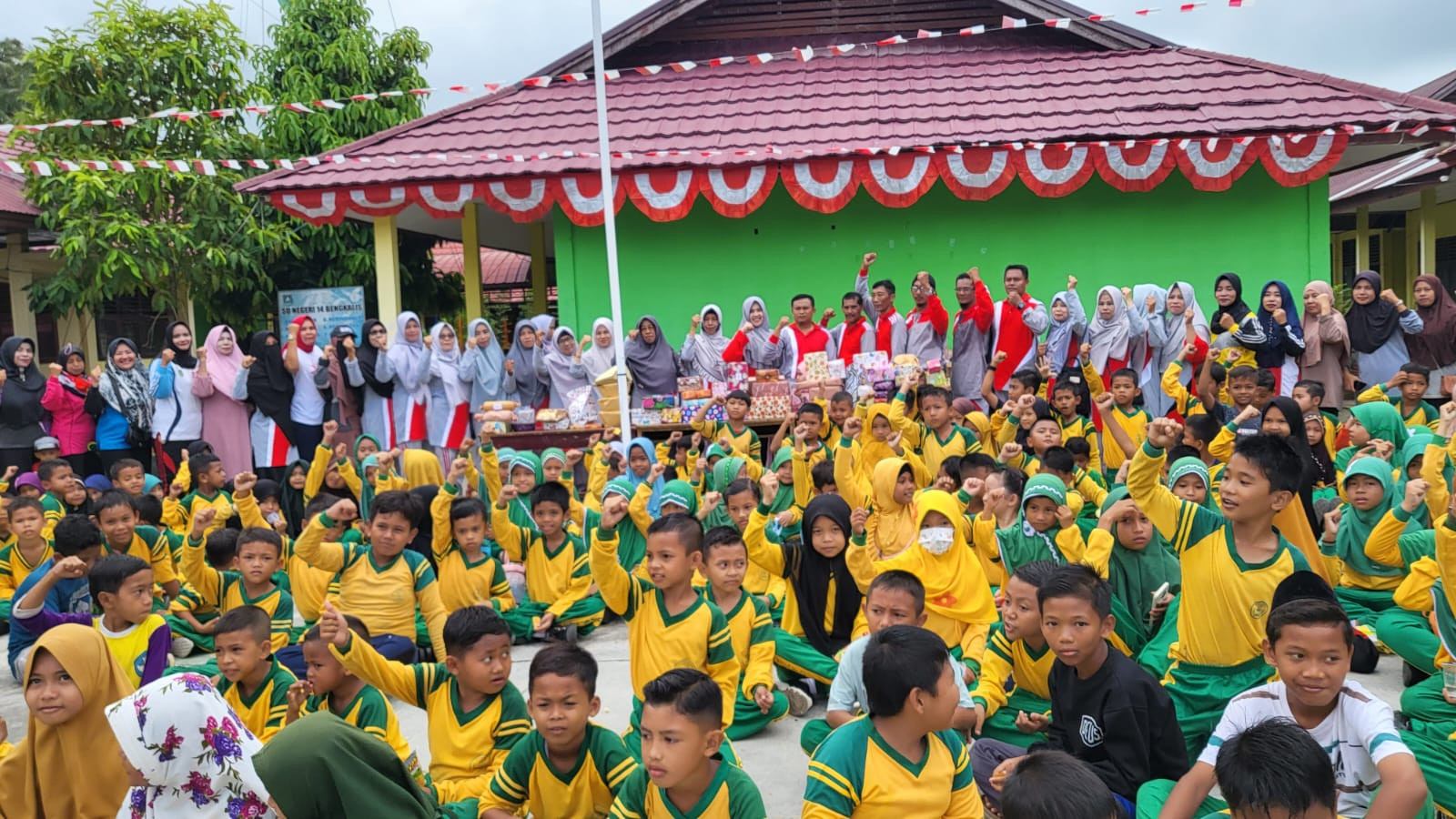 Meriahkan HUT RI Ke-77, SDN 14 Bengkalis Gelar Jalan Santai