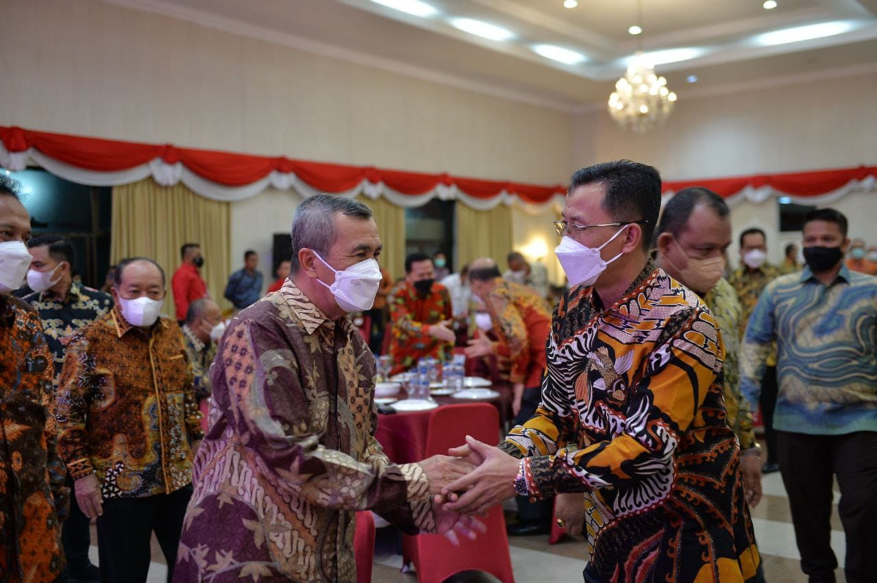 Penuh Keakraban, Gubernur Syamsuar Hadiri Pisah Sambut Kajati Riau
