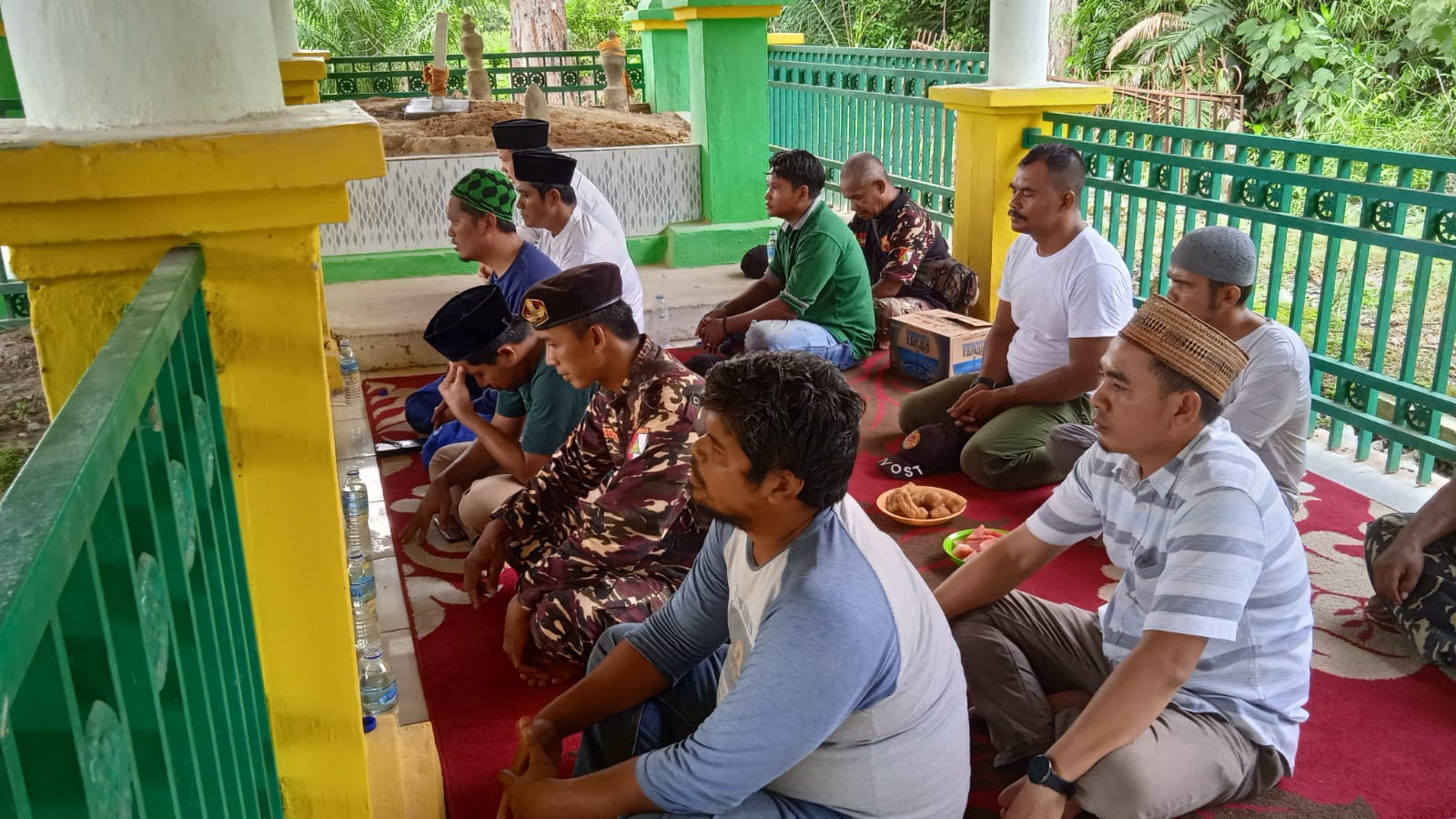 Situs Makam Jauh Dirusak OTK, GP Ansor Pelalawan Lakukan Perbaikan