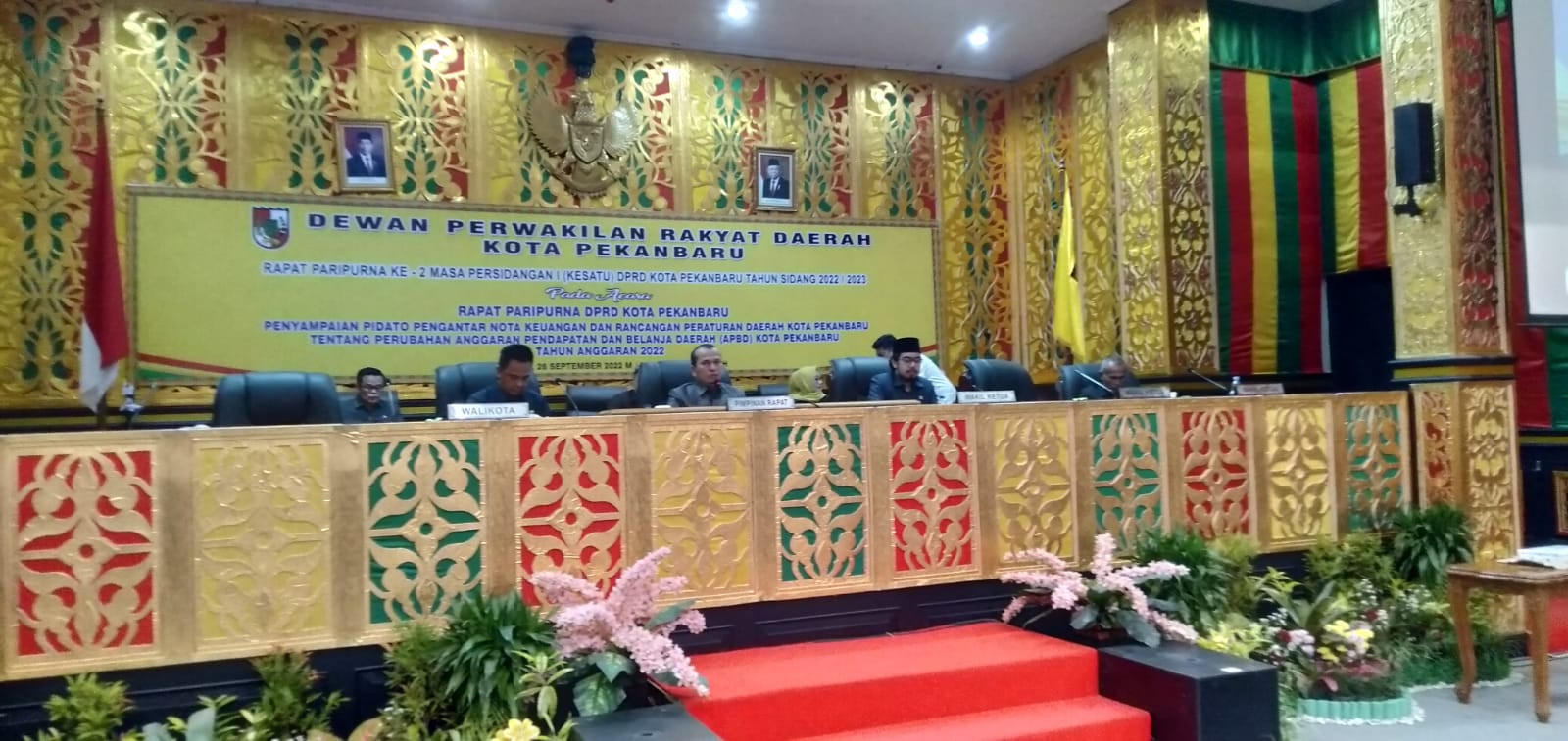 Tengah Malam DPRD Gelar Paripurna Nota Keuangan DPRD Pekanbaru APBD Perubahan 2022 