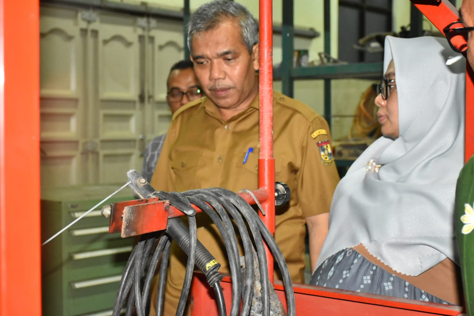 Kamsol Tinjau Peralatan Mesin Politeknik Kampar, Ia Arahkan Direktur Jalin Kerjasama dengan BRIN 