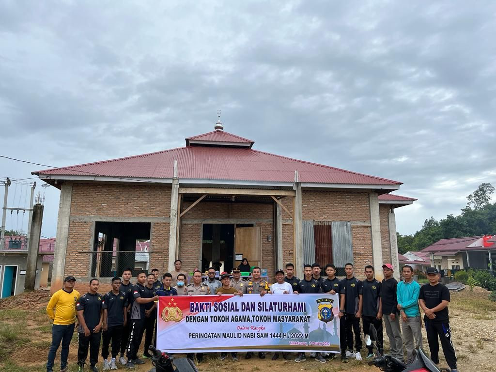 Peringati Maulid Nabi Muhammad Saw 1444 H / 2022 Polres Kuansing Bakti Sosial