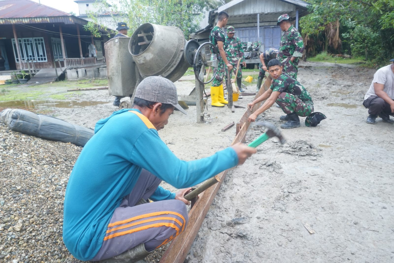 Satgas TMMD ke 115 Kodim 0313/KPR, Pasang Mal Persiapan Semenisasi Lokasi Sasaran 2 