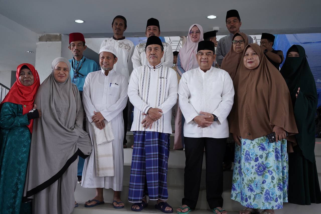 Lihat Gubri dan Wagubri Kompak Mengaji, Warga: Insya Allah Riau Makin Berkah