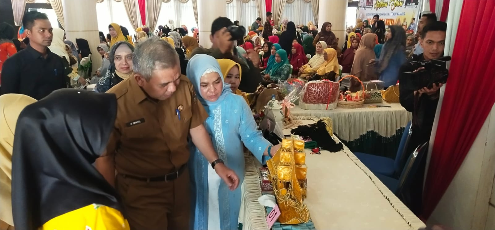 Dekranasda Kampar Gelar Lomba Fashion Show dan One Day Expo (Kriya) Gerai Kerajinan Unggulan