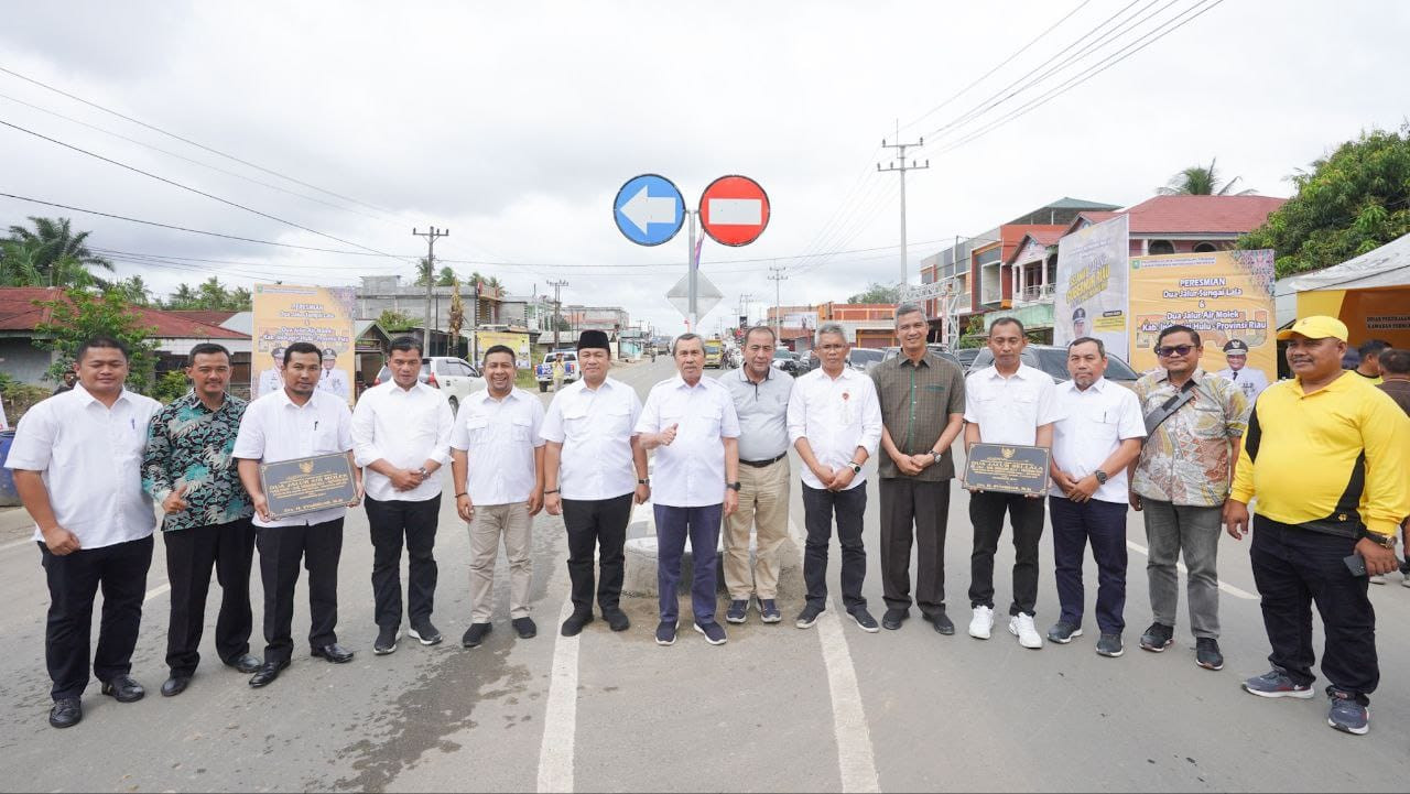 Resmikan Jalan Dua Jalur di Inhu, Ini Pesan Gubernur Syamsuar 