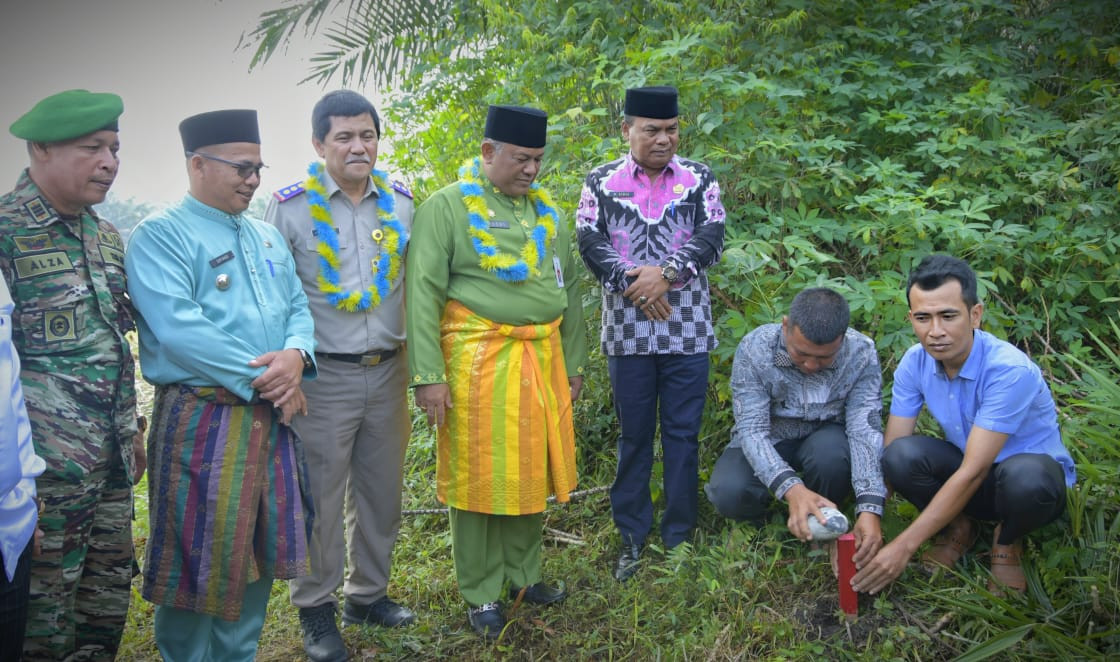 Sekda Canangkan 1.458 Patok Batas Bidang tanah di Bencah Kelubi