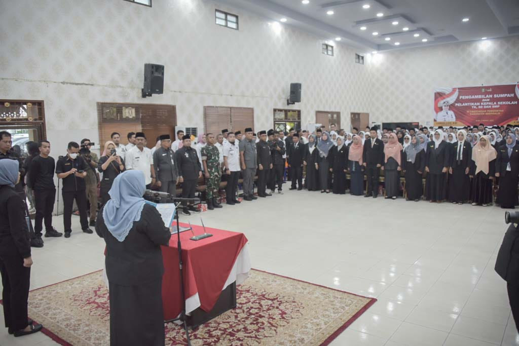 Bupati Bengkalis Lantik Sebanyak 163 Kepala Sekolah 