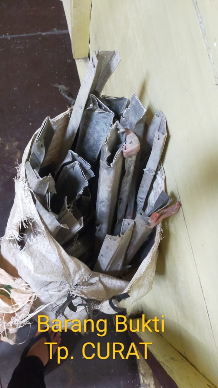 Tak Ada Kerja Dua Lelaki Curi Tangga,Kejadianya Di Panipahan, Satu Pelaku Anak Dibawah Umur