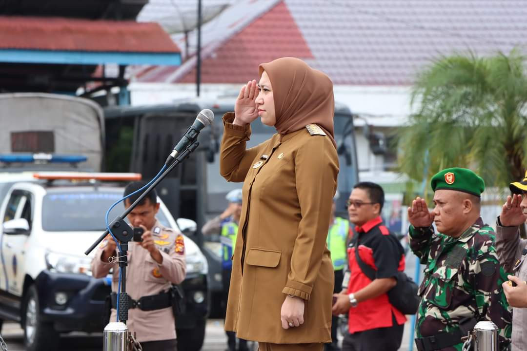 Bupati Inhu Rezita Pimpin Apel Gelar Pasukan Ops Ketupat Lancang Kuning 2023