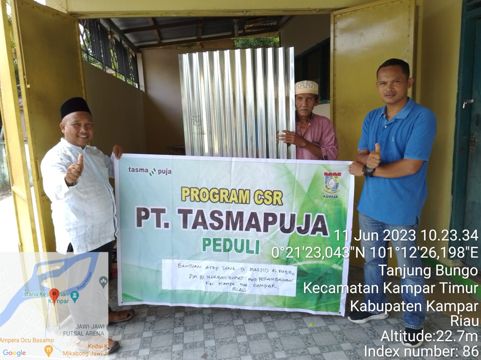 Pengurus Mesjid Kubro Perambahan, Terima Bantuan CD PT Tasma Puja 