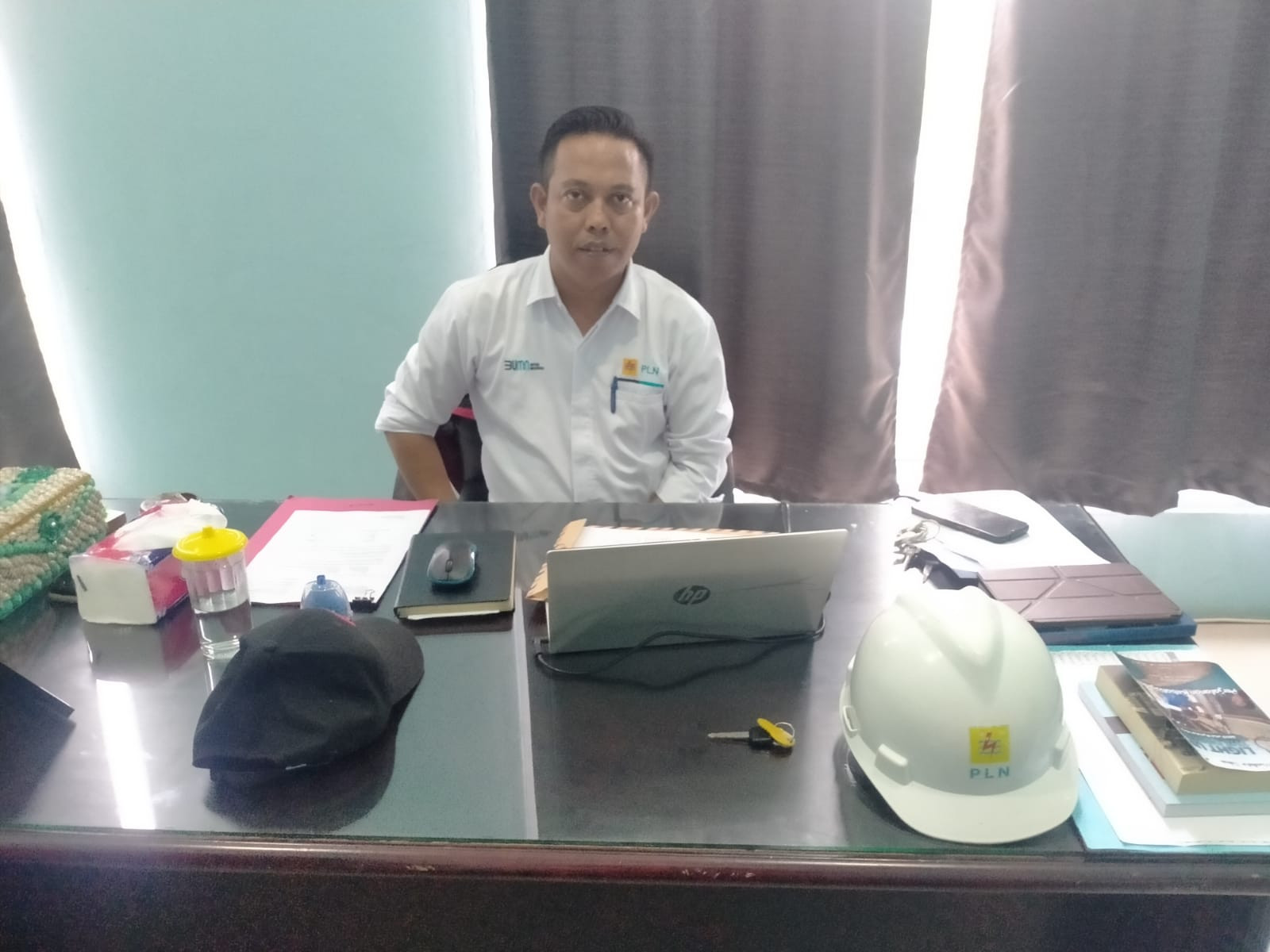 Menangapi Keluhan Masyarakat,Kepala PLN Menjelaskan Kematian Arus listrik Karena Satu Unit PLN Rusak