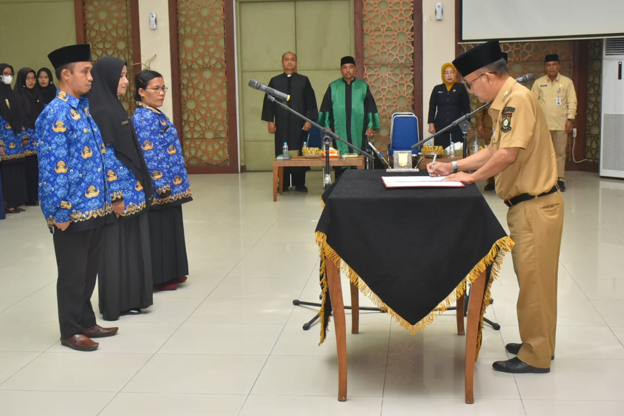 Lantik 85 Orang Fungsional Tenaga Pendidik (Guru)\" Ini Kata Muhammad Firdaus