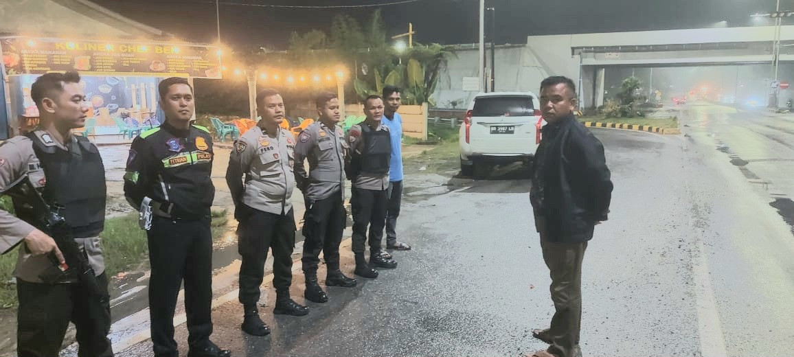 Antisipasi Balap Liar, Kapolsek Tambang Siagakan Personil di Playover Pintu Tol Sungai Pinang