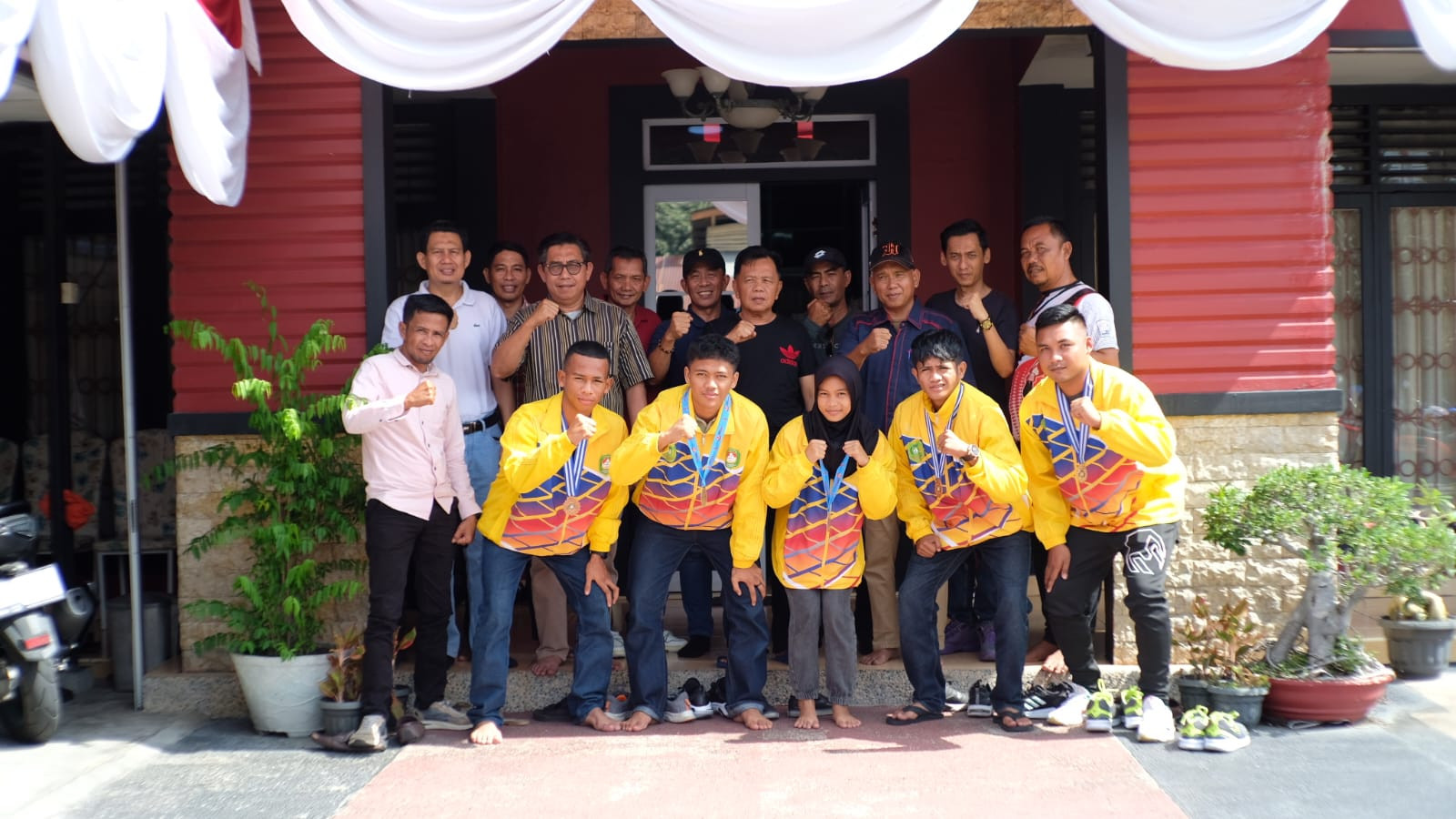 Atlet Tinju Meranti Bawa Pulang 1 Medali Emas dan 2 Perunggu