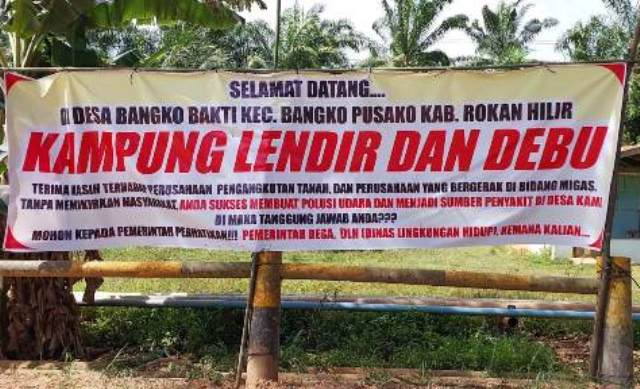 Heboh Spanduk Kampung Lendir dan Debu di Rokan Hilir, Puncak Amarah Warga Protes Pengangkutan Tanah 