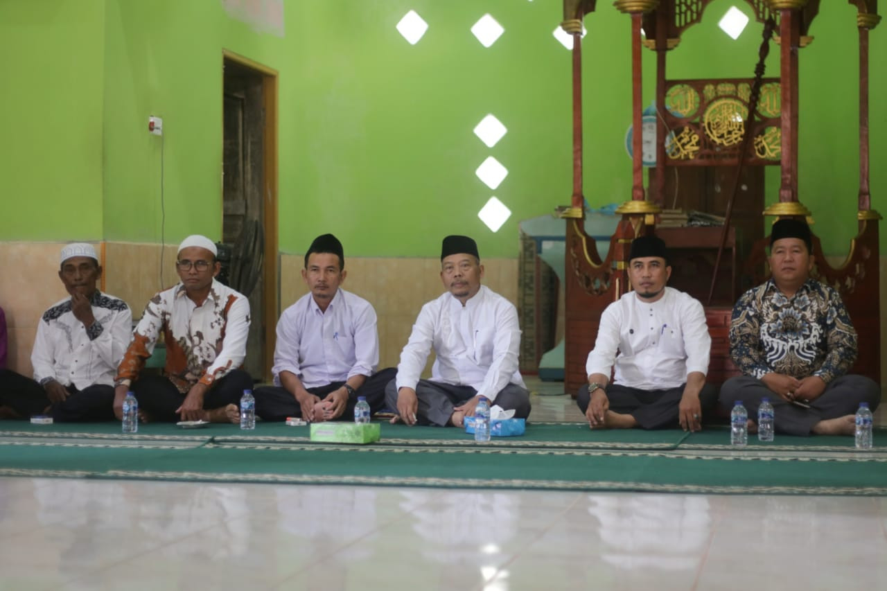 Staf Ahli Bupati Meranti Hadiri Maulid Nabi di Desa Sendaur