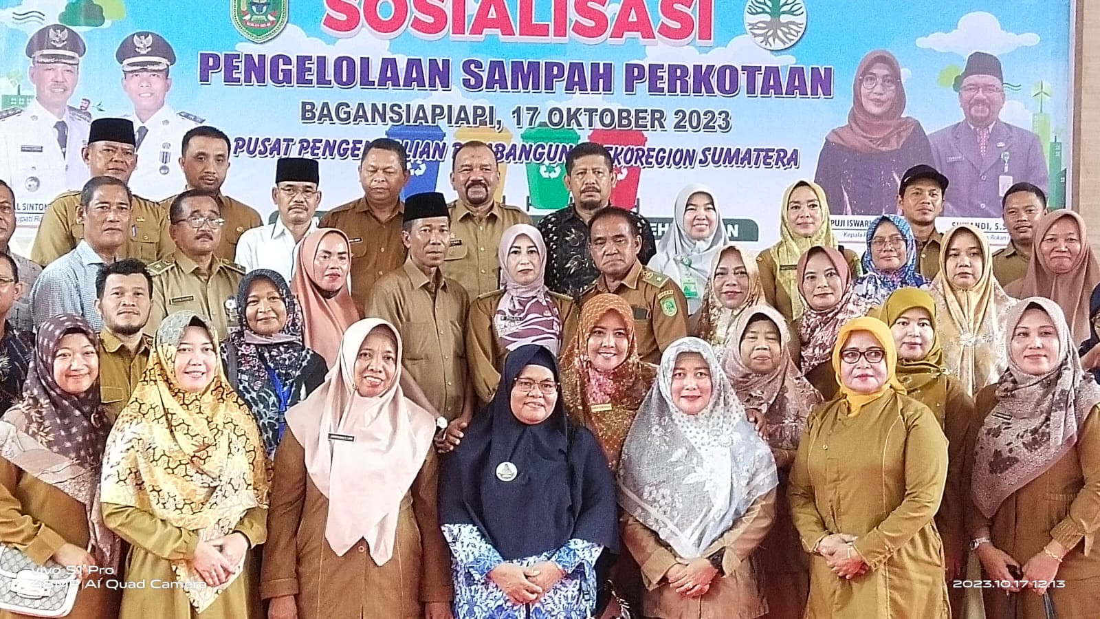 DLH Rohil Gandeng P3ES KLHK Gelar Sosialisasi Pengelolaan Sampah Perkotaan