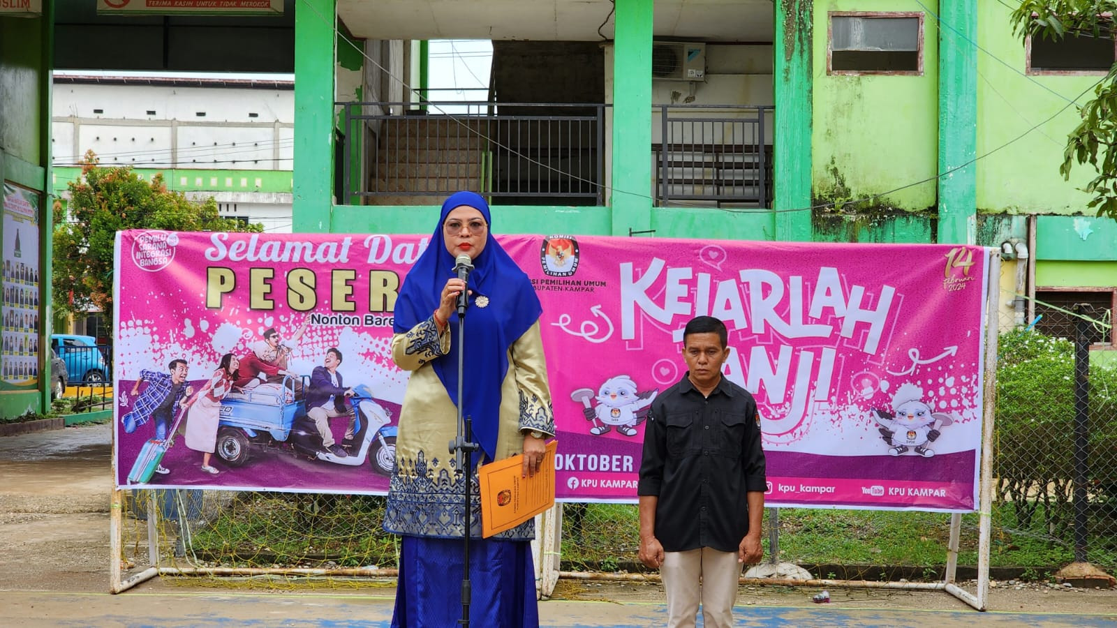 KPU Goes To Pesantren,  KPU Kampar Gelar Nobar Film "Kejarlah Janji".