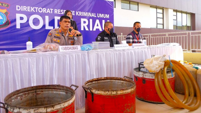Diduga Libatkan Pengusaha SPBU, Polres Rohul Grebek Penimbunan BBM Subsidi