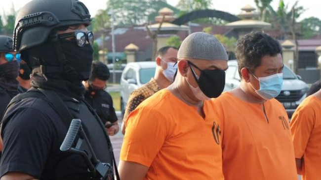 Kompol YC Hisap Sabu di Belakang Rumah Dinas Wakil Gubernur Riau