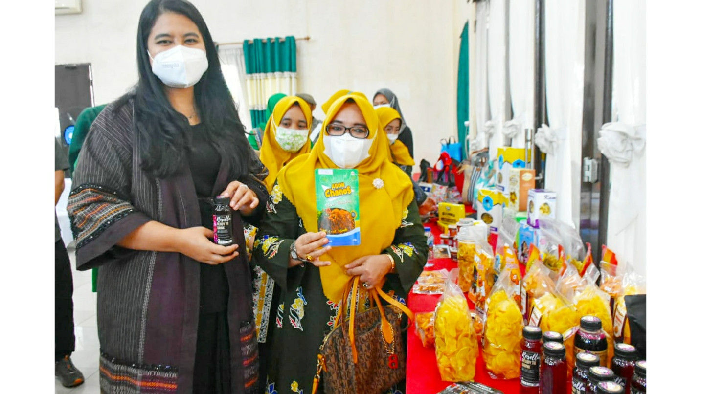 Begini Momen Ketua TP PKK Kampar Disambut Anak Jokowi