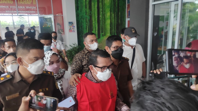 Hakim Vonis Bebas Syafri Harto Terdakwa Pencabulan Mahasiswi Unri