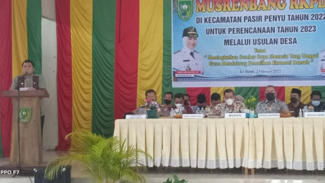 Camat Pasir Penyu Gelar Musrenbang di Gedung Buana Sakti