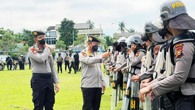 Polda Riau Kerahkan Ribuan Personel Kawal Demonstrasi Mahasiwa di DPRD