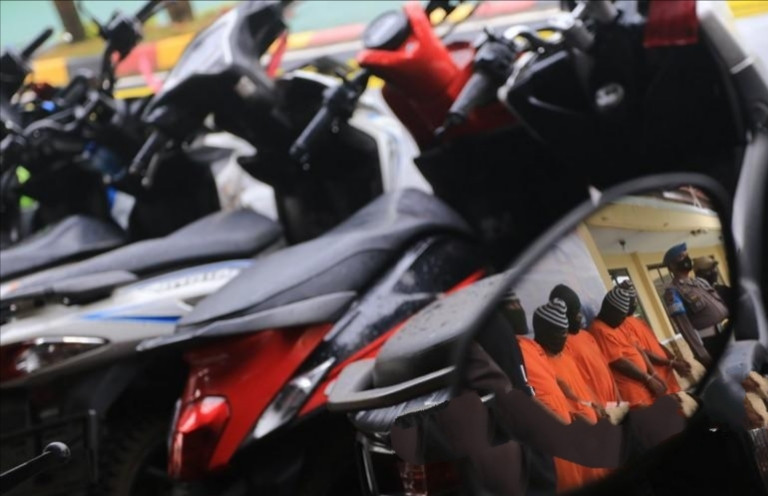 11 Kendaraan Diduga Hasil Curian Diamankan Di Pelabuhan Ferry