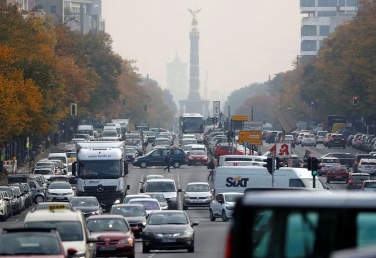 Jerman Tolak Rencana UE Larang Mobil Berbahan Bakar Fosil Mulai 2035