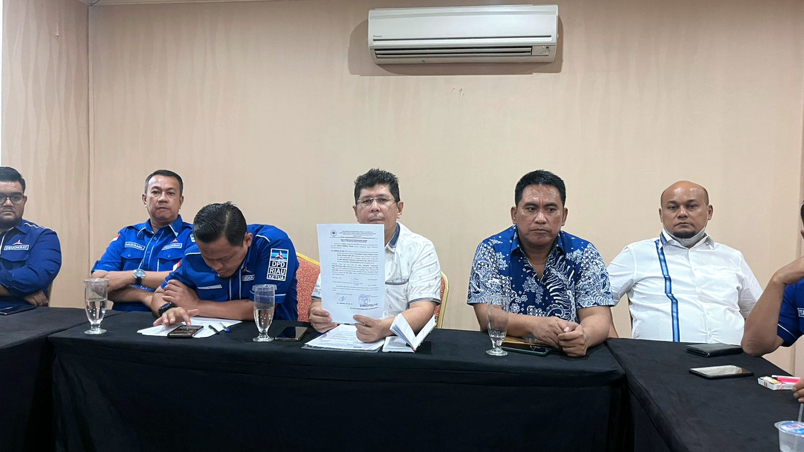 DPP Demokrat Minta Asri Auzar Tak Gunakan Atribut Partai